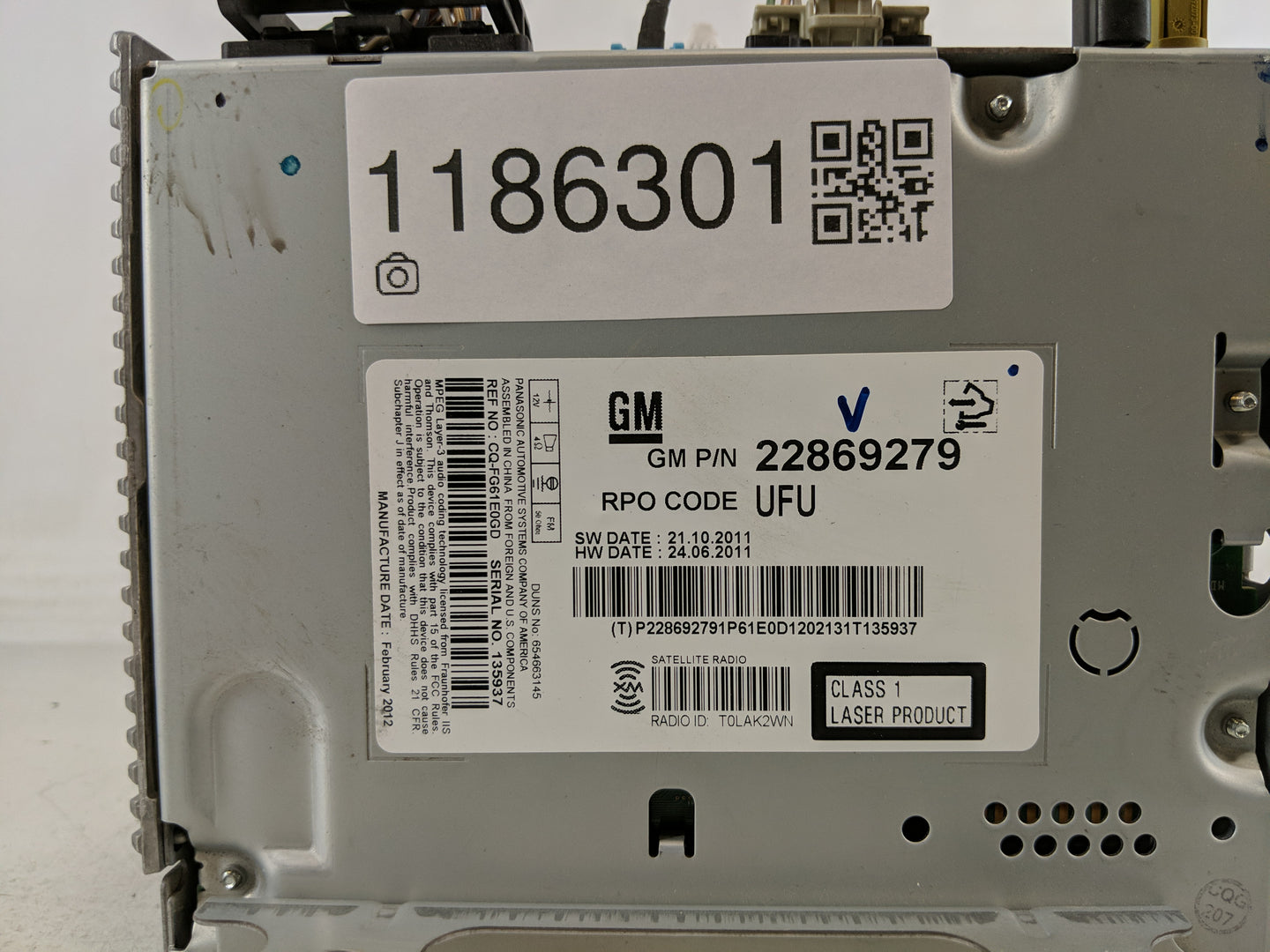 2012 Gmc Terrain Radio AM FM Cd Player Receiver Replacement P/N:22869279 Fits OEM Used Auto Parts - Oemusedautoparts1.com