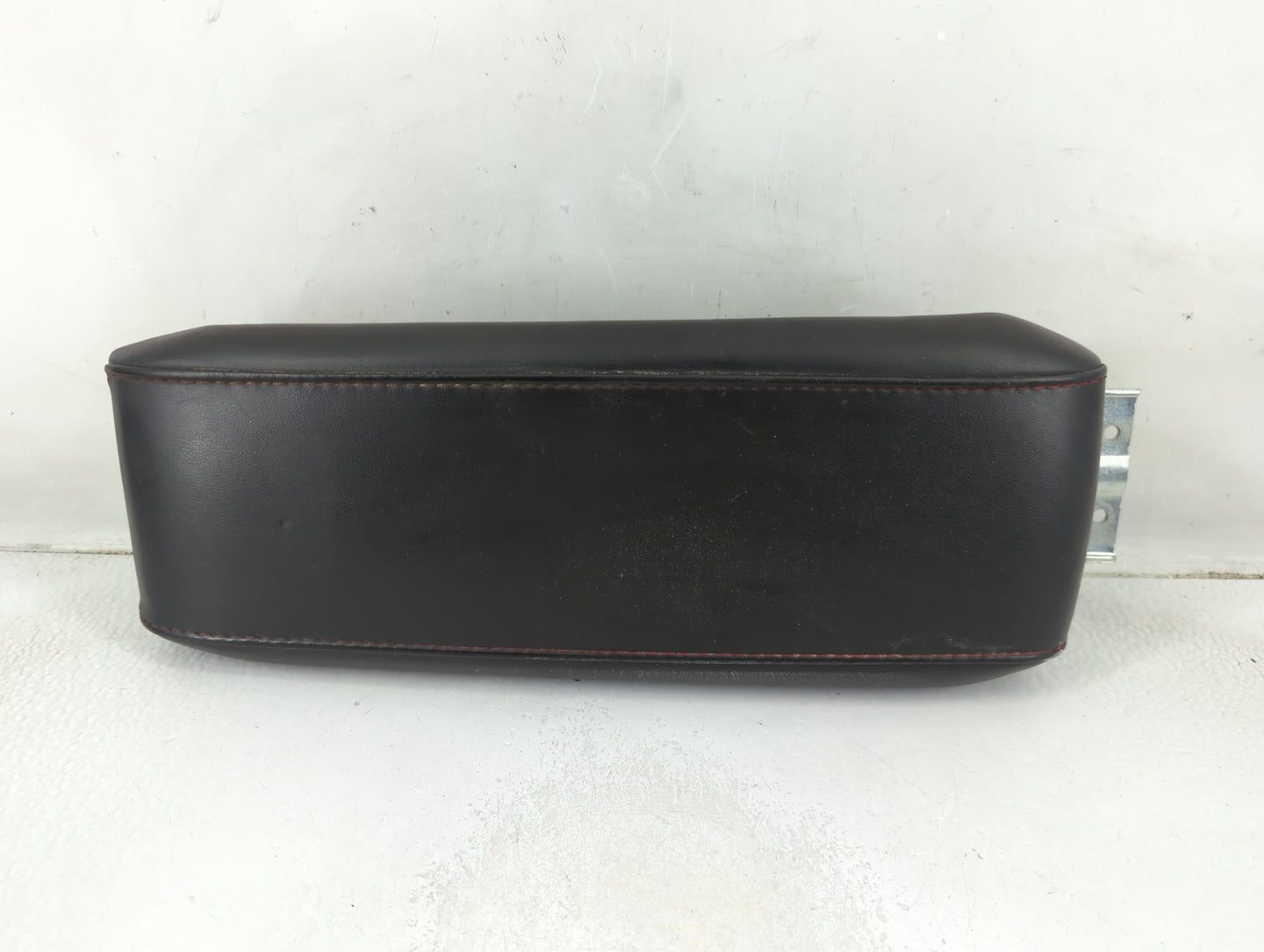 2012-2015 Gmc Terrain Center Console Armrest Cover Lid P/N:068 12 1 Fits Fits 2012 2013 2014 2015 OEM Used Auto Parts - Oemu
