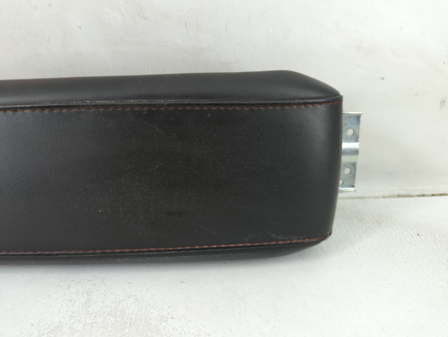 2012-2015 Gmc Terrain Center Console Armrest Cover Lid P/N:068 12 1 Fits Fits 2012 2013 2014 2015 OEM Used Auto Parts - Oemu