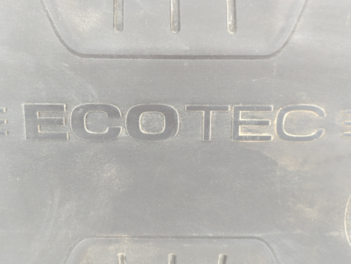 2012 Gmc Terrain Engine Cover - Oemusedautoparts1.com