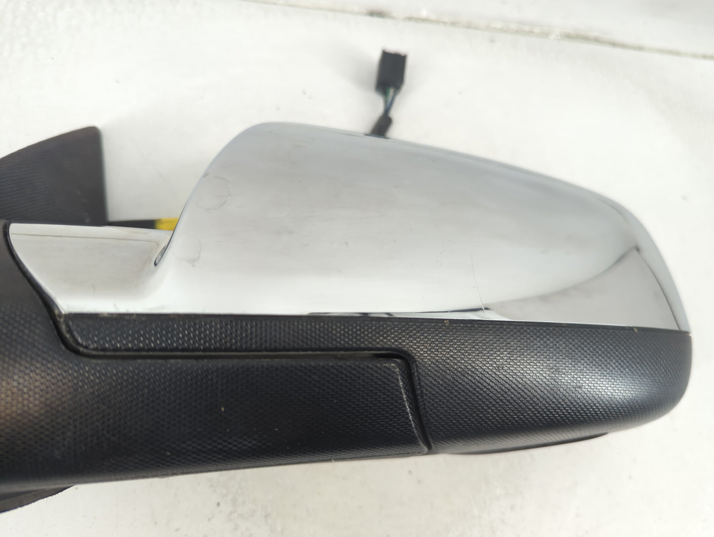 2011-2014 Gmc Terrain Driver Left Side View Manual Door Mirror Chrome - Oemusedautoparts1.com