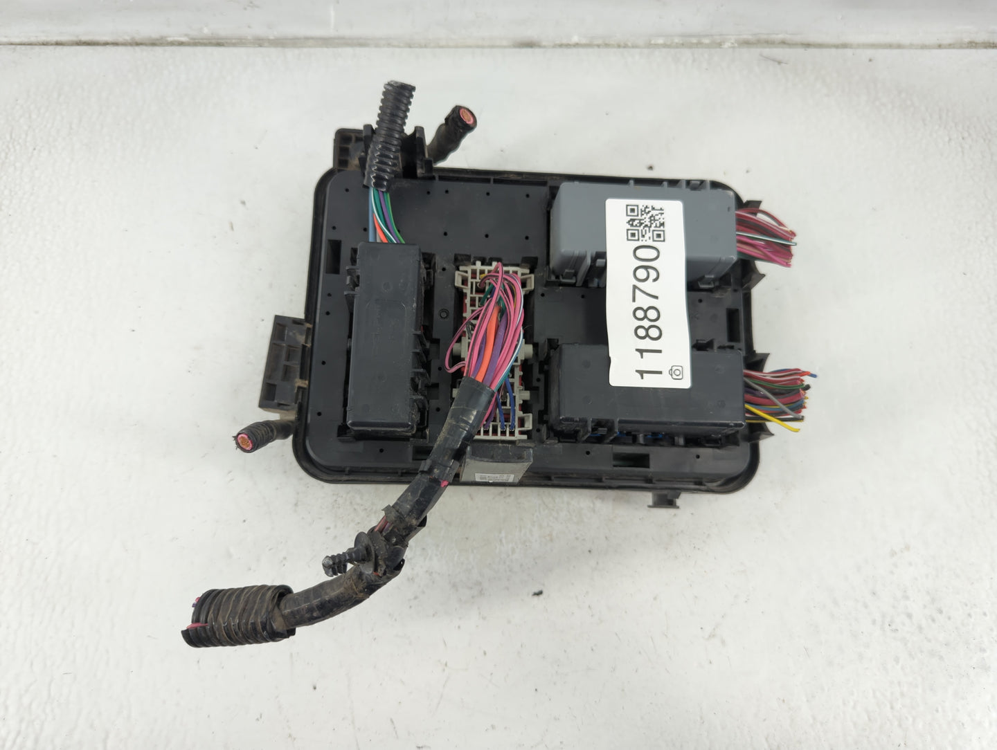 2012 Gmc Terrain Fusebox Fuse Box Panel Relay Module P/N:22879334 Fits OEM Used Auto Parts - Oemusedautoparts1.com