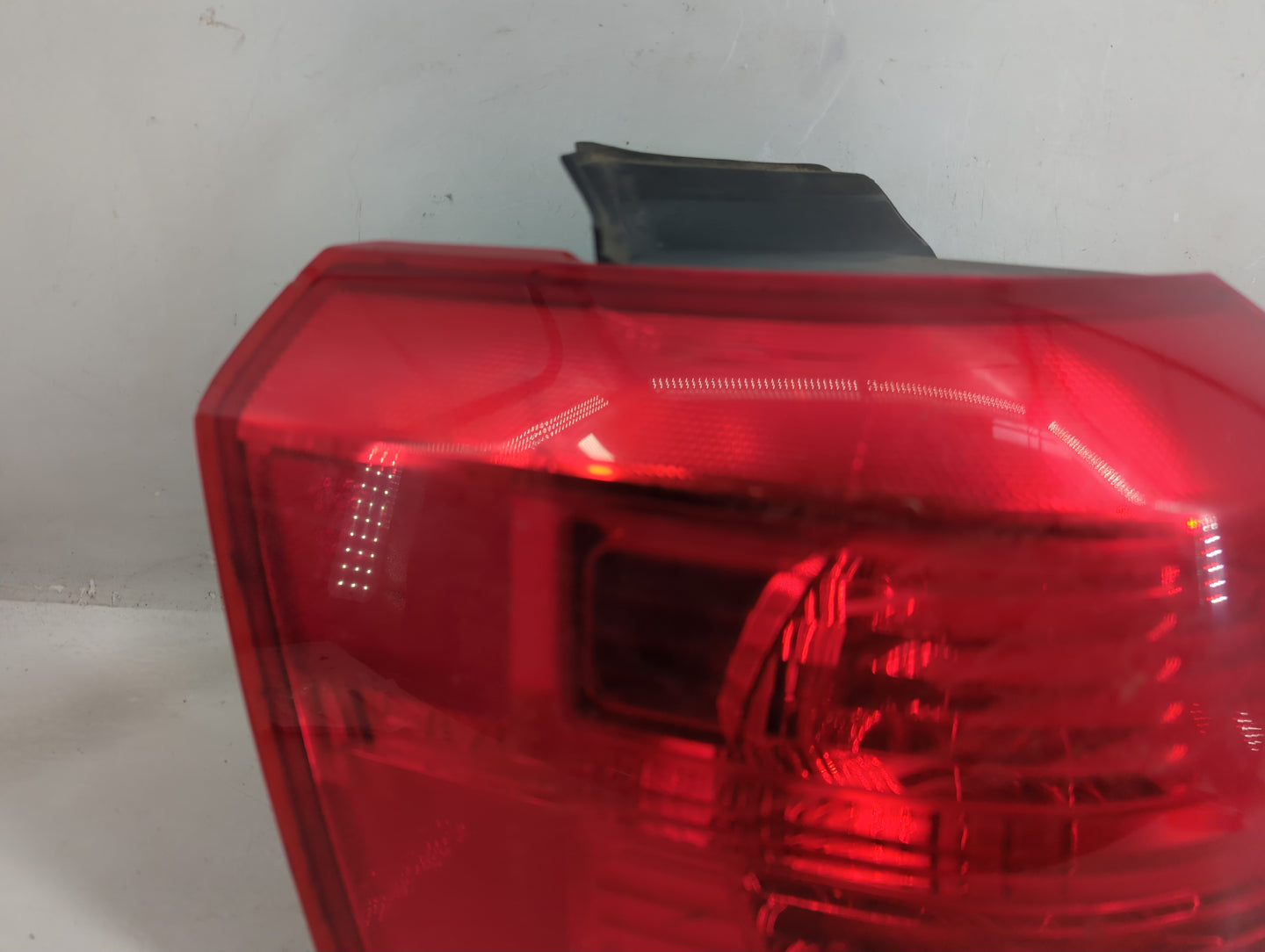 2010-2017 Gmc Terrain Tail Light Assembly Driver Left OEM P/N:P7896 Fits Fits 2010 2011 2012 2013 2014 2015 2016 2017 OEM Us