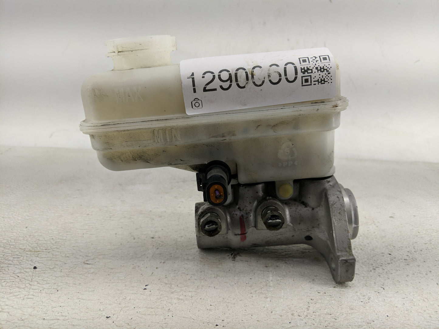 2011-2017 Gmc Terrain Brake Master Cylinder 1290060 - Oemusedautoparts1.com