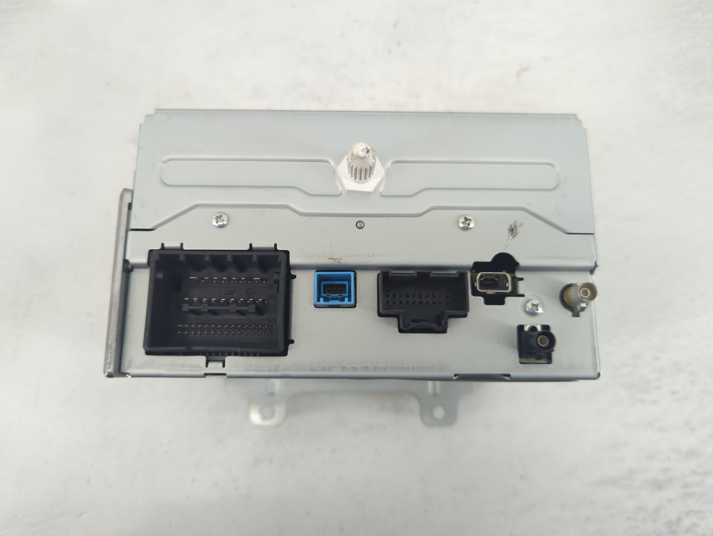 2012 Gmc Terrain Radio AM FM Cd Player Receiver Replacement P/N:22842181 Fits OEM Used Auto Parts - Oemusedautoparts1.com