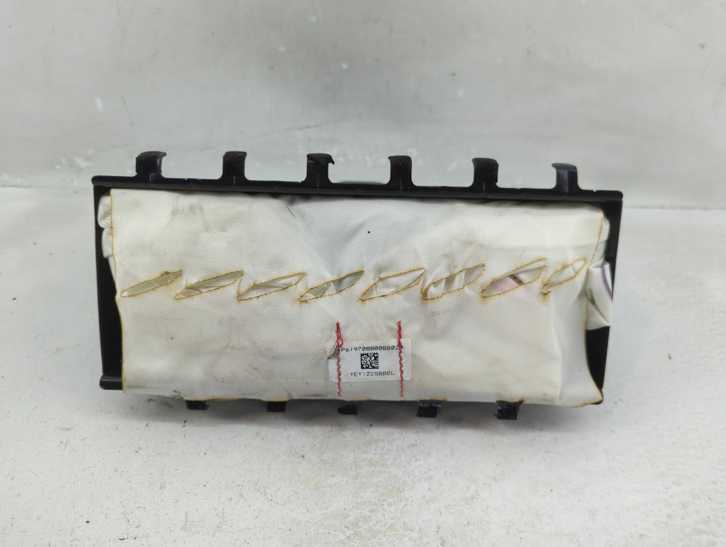 2011-2012 Gmc Terrain Air Bag Passenger Right Dashboard OEM P/N:22761210 Fits Fits 2011 2012 OEM Used Auto Parts - Oemusedau