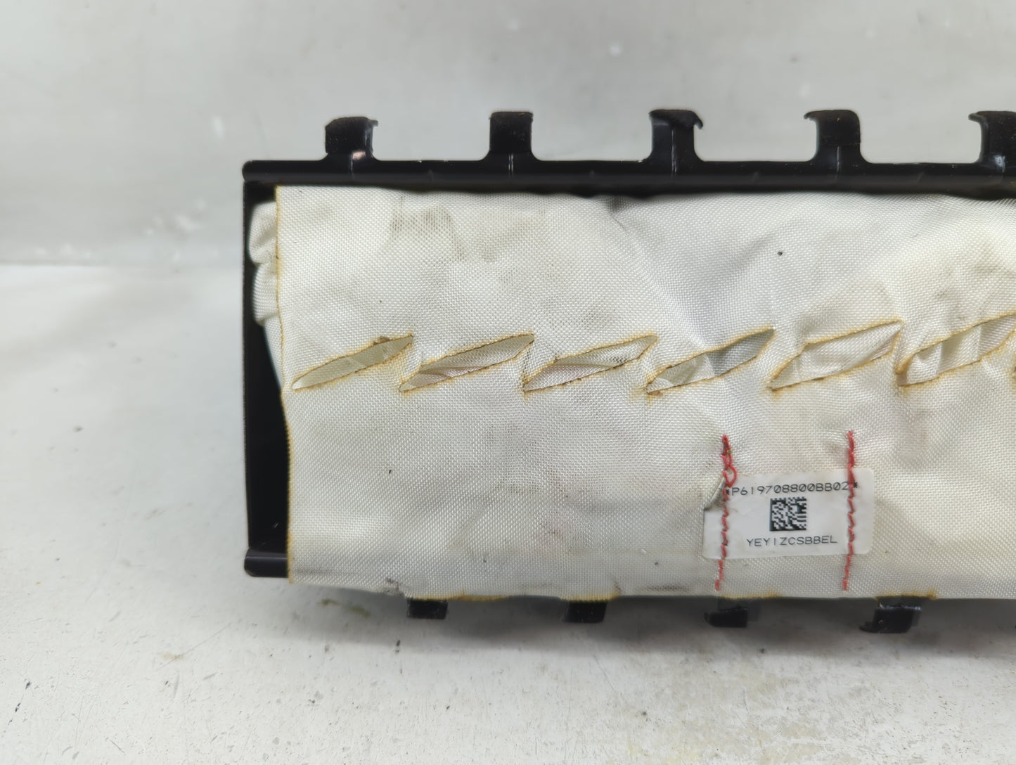 2011-2012 Gmc Terrain Air Bag Passenger Right Dashboard OEM P/N:22761210 Fits Fits 2011 2012 OEM Used Auto Parts - Oemusedau