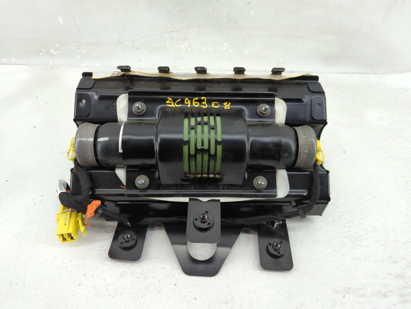 2011-2012 Gmc Terrain Air Bag Passenger Right Dashboard OEM P/N:22761210 Fits Fits 2011 2012 OEM Used Auto Parts - Oemusedau