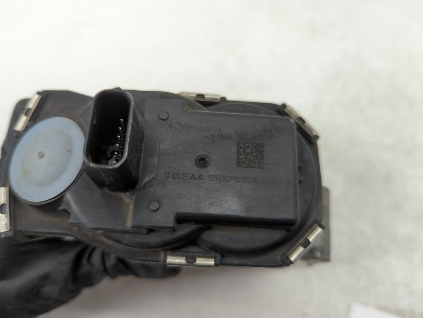 2010-2012 Gmc Terrain Throttle Body P/N:12632101CA Fits Fits 2007 2008 2009 2010 2011 2012 OEM Used Auto Parts - Oemusedauto