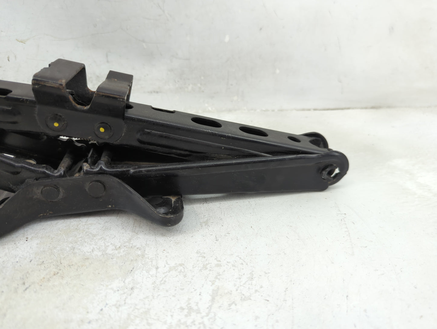 2012 Gmc Terrain Spare Scissor Car Jack - Oemusedautoparts1.com