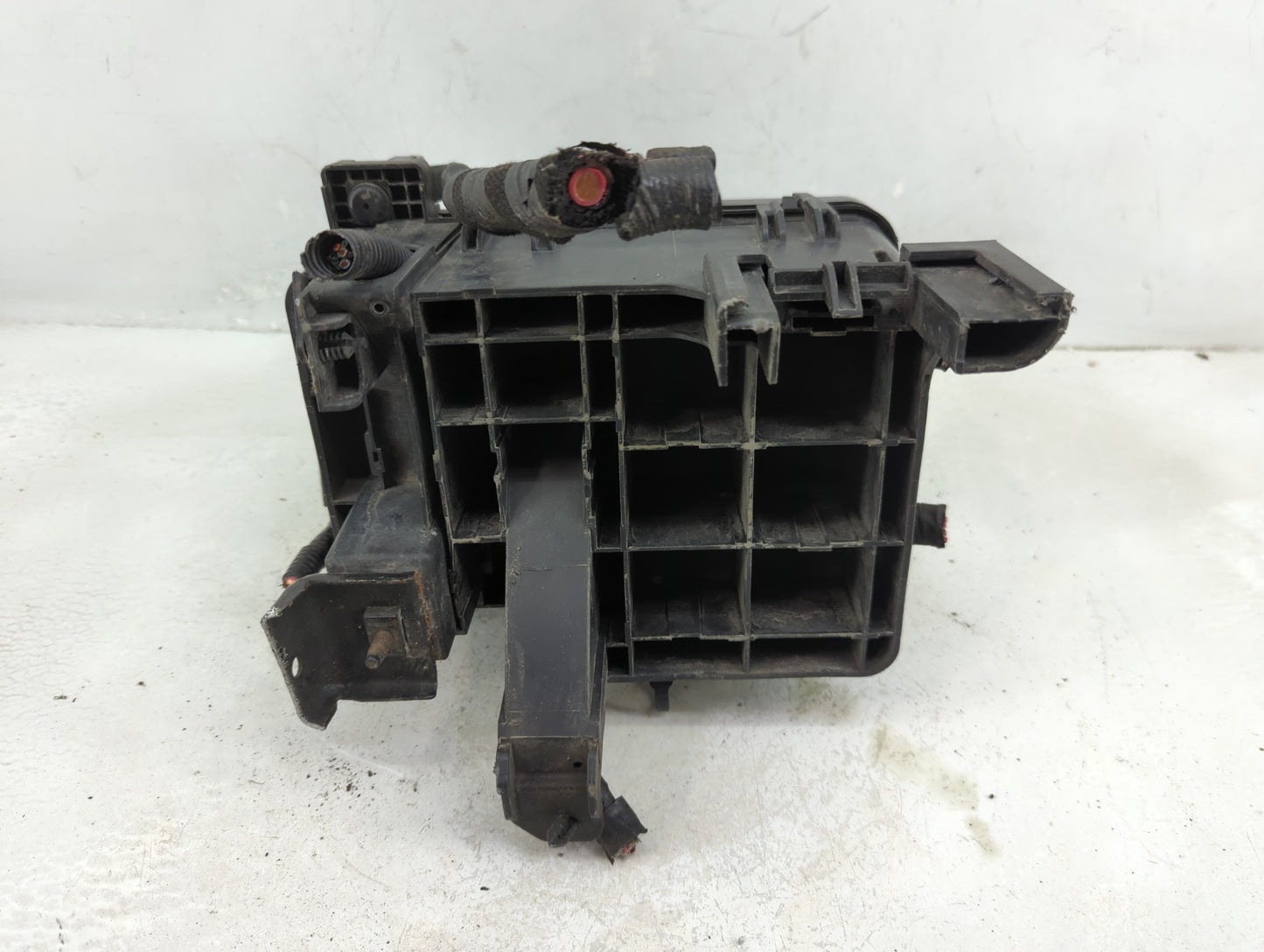 2012 Gmc Terrain Fusebox Fuse Box Panel Relay Module P/N:13500128 13500127, 13500114, 13306941 Fits OEM Used Auto Parts - Oe