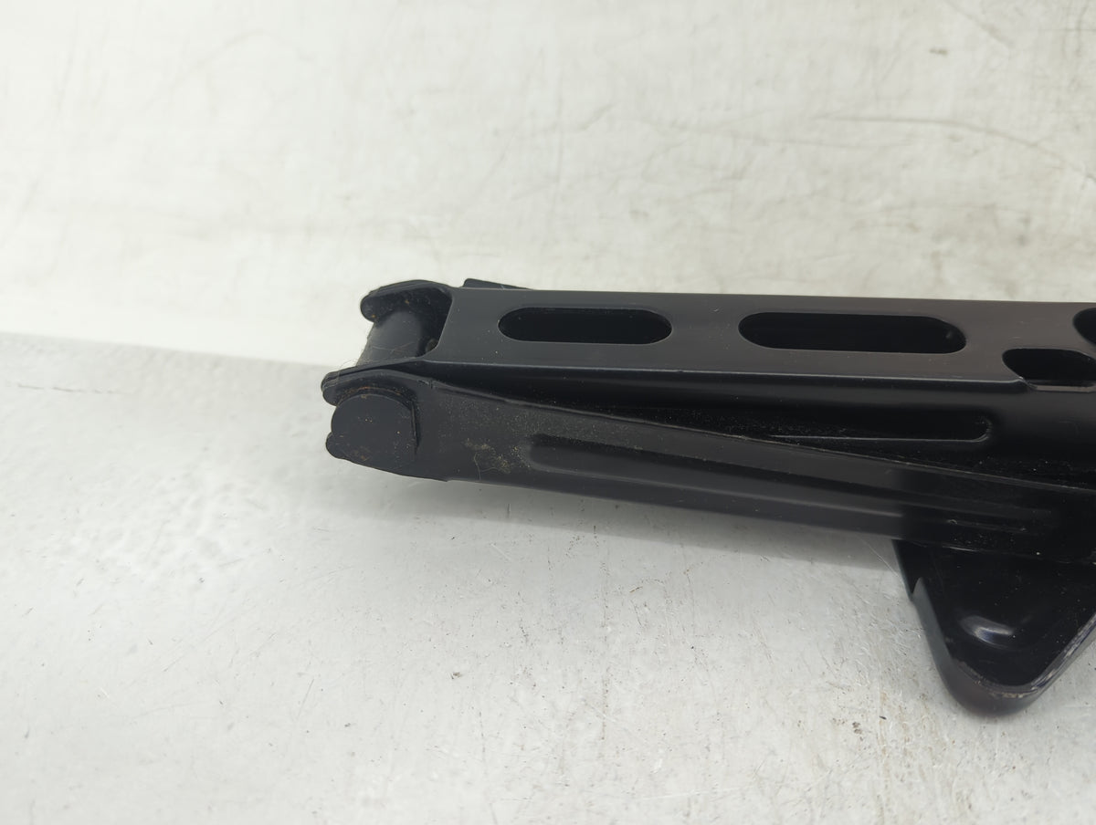 2012 Gmc Terrain Spare Scissor Car Jack 1415850 - Oemusedautoparts1.com
