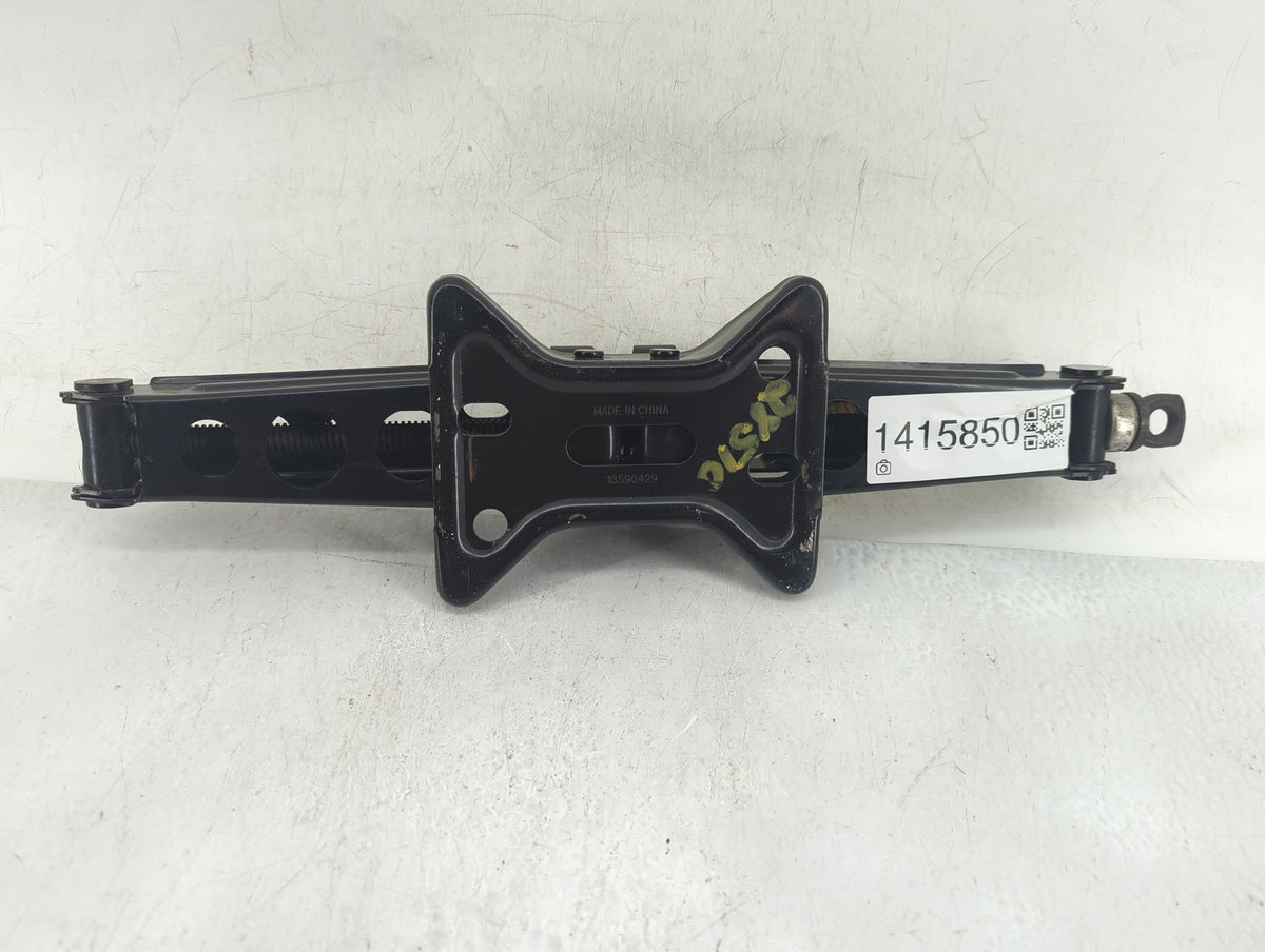 2012 Gmc Terrain Spare Scissor Car Jack 1415850 - Oemusedautoparts1.com