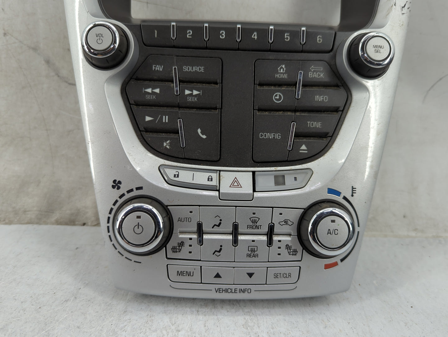 2012-2015 Gmc Terrain Radio Control Panel Silver - Oemusedautoparts1.com