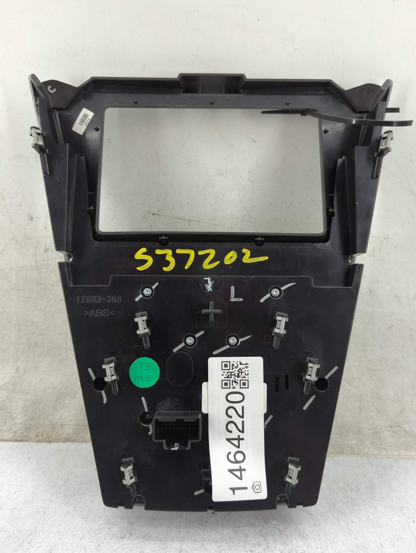 2012-2015 Gmc Terrain Radio Control Panel Silver - Oemusedautoparts1.com