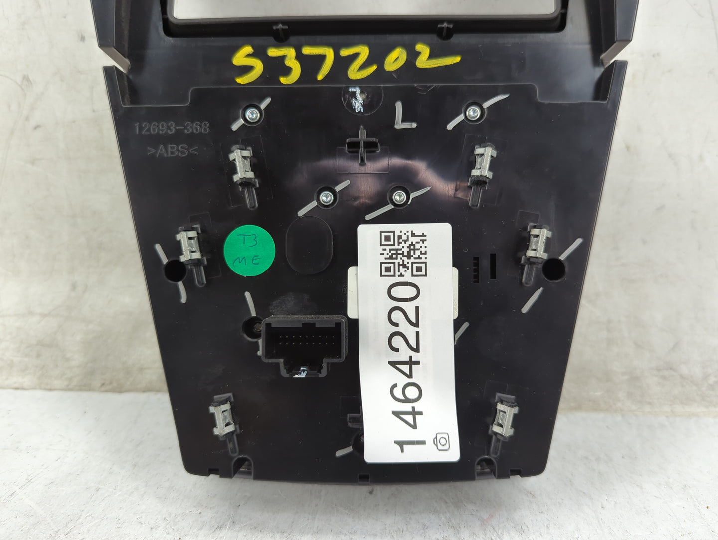 2012-2015 Gmc Terrain Radio Control Panel Silver - Oemusedautoparts1.com