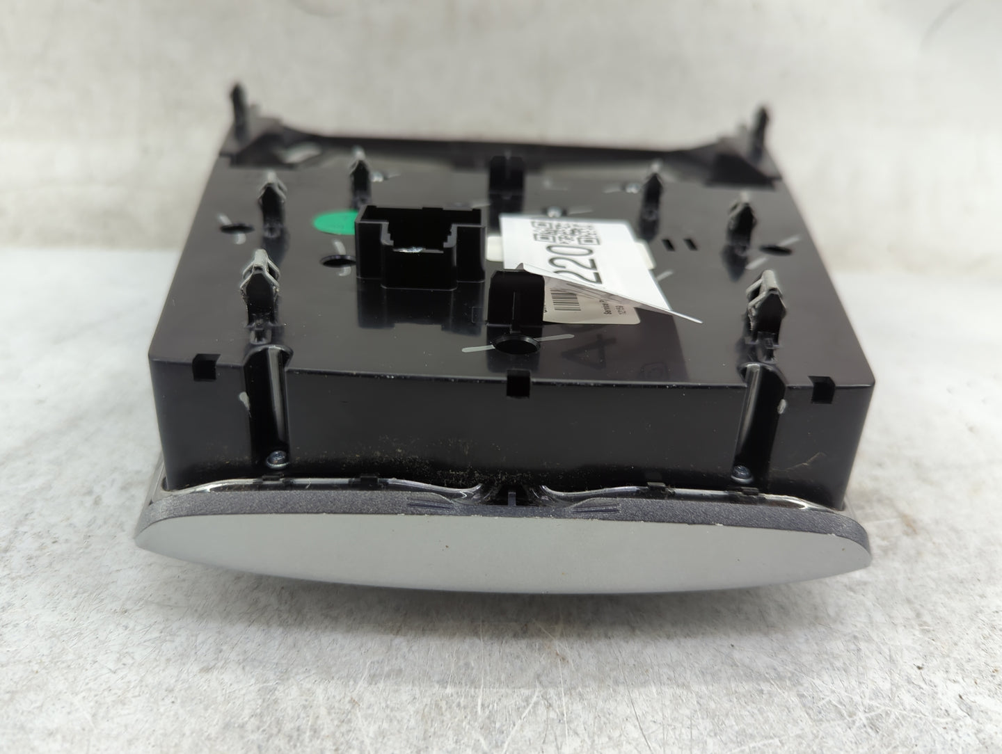 2012-2015 Gmc Terrain Radio Control Panel Silver - Oemusedautoparts1.com