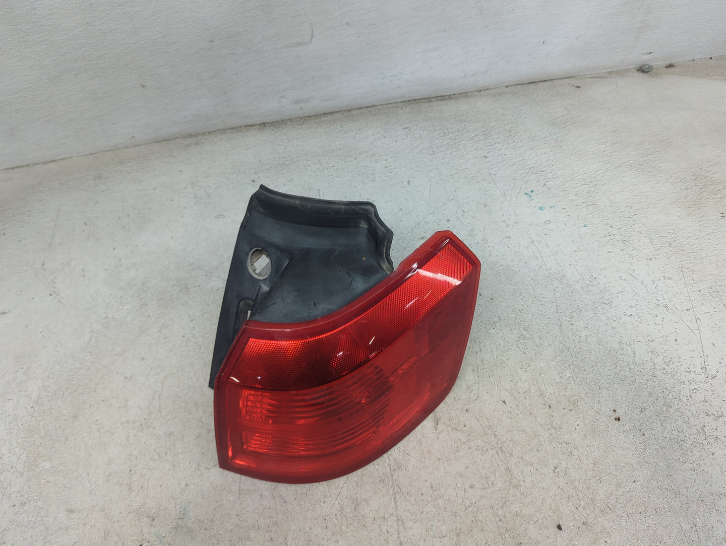 2010-2017 Gmc Terrain Tail Light Assembly Driver Left OEM Fits Fits 2010 2011 2012 2013 2014 2015 2016 2017 OEM Used Auto Pa