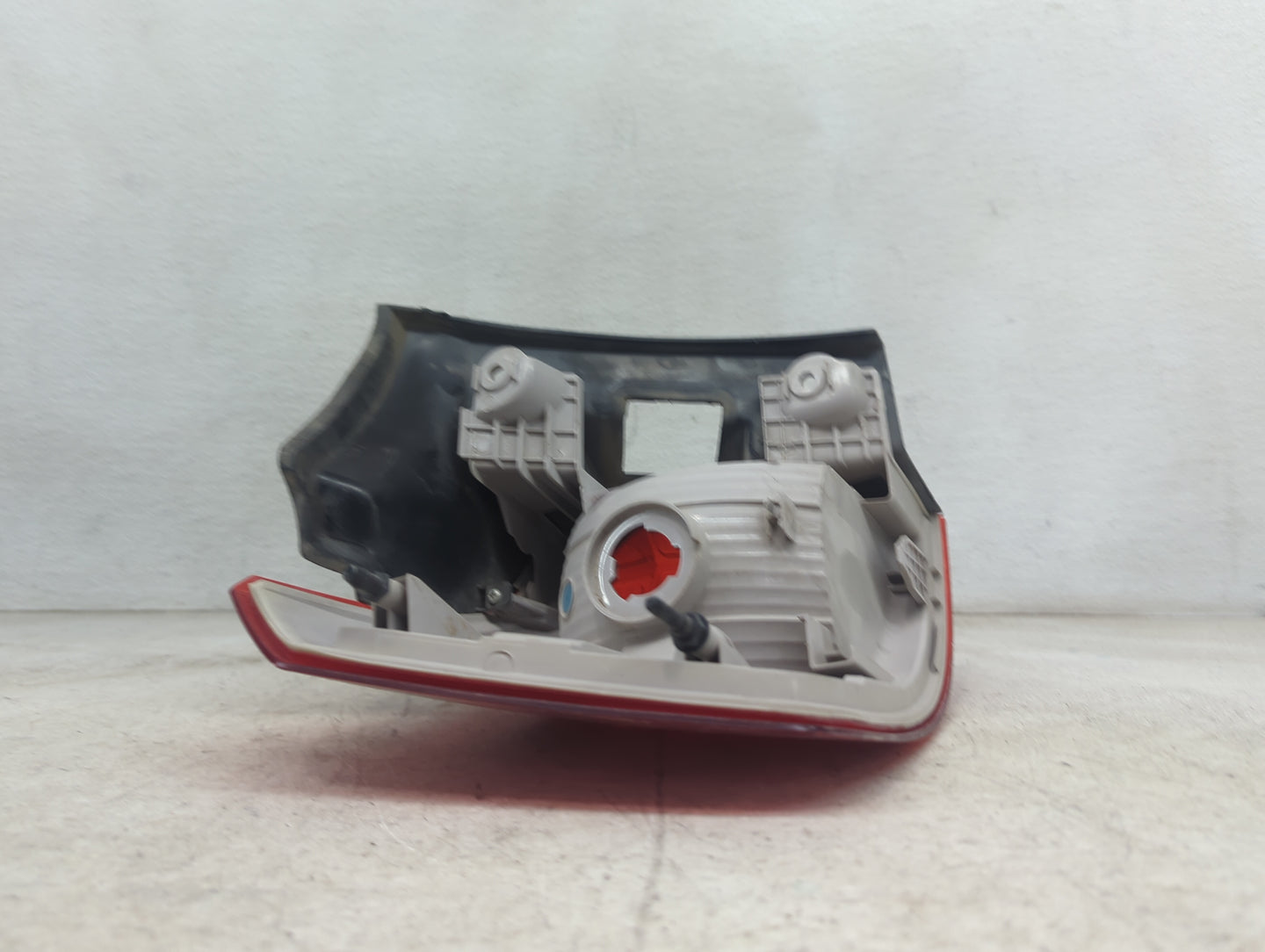 2010-2017 Gmc Terrain Tail Light Assembly Driver Left OEM Fits Fits 2010 2011 2012 2013 2014 2015 2016 2017 OEM Used Auto Pa