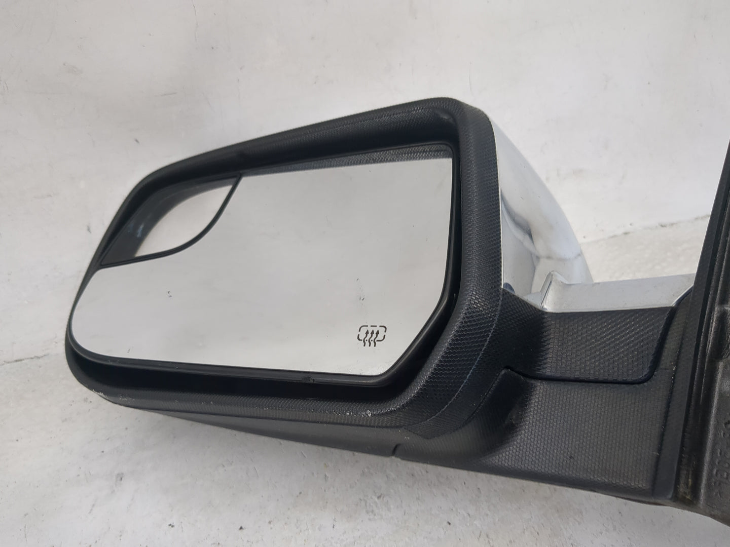 2011-2014 Gmc Terrain Passenger Side View Mirror - Right Door Mirror OEM Used - Oemusedautoparts1.com
