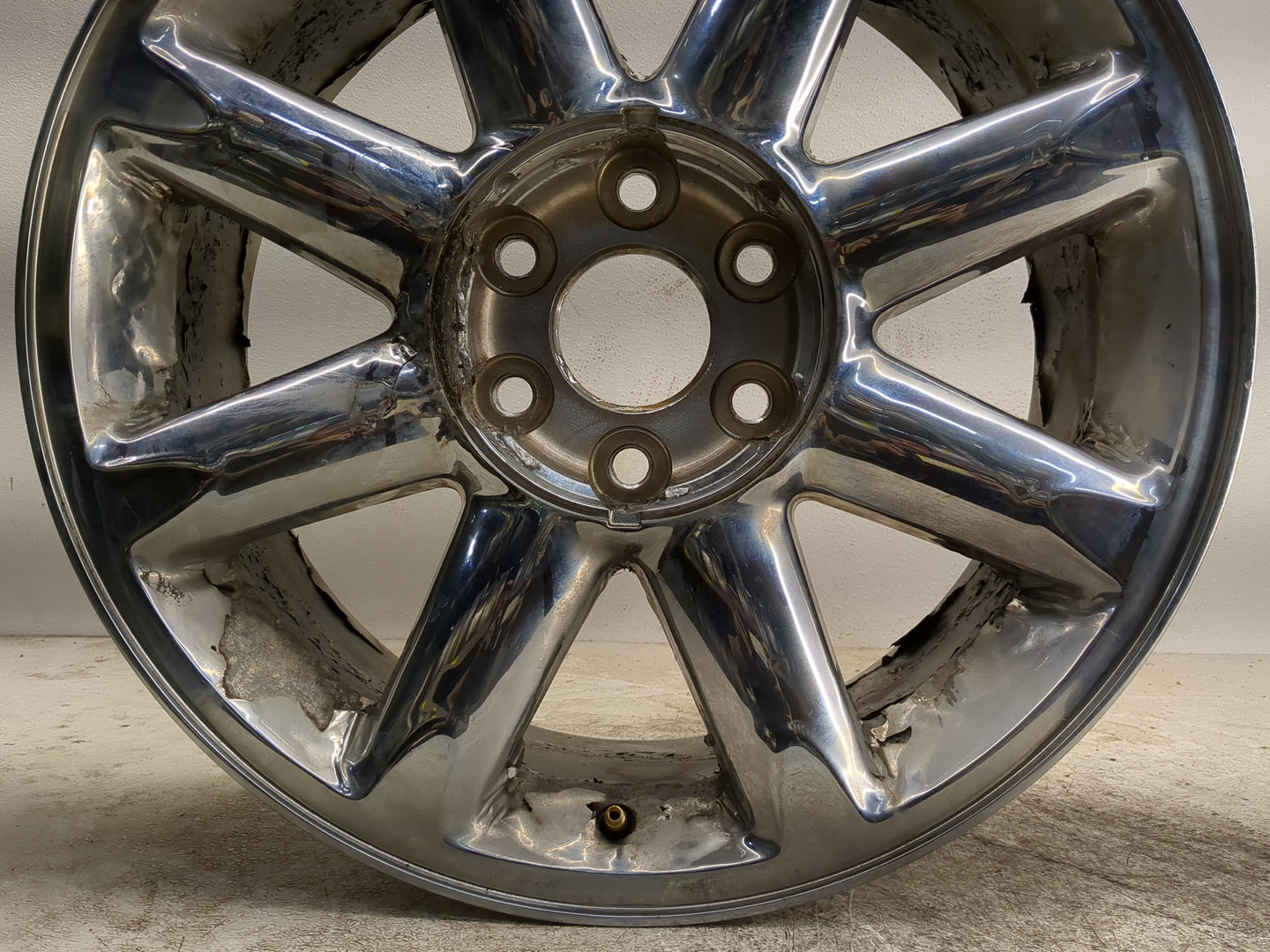 2007-2014 Gmc Yukon Oem Wheel Rim - Oemusedautoparts1.com