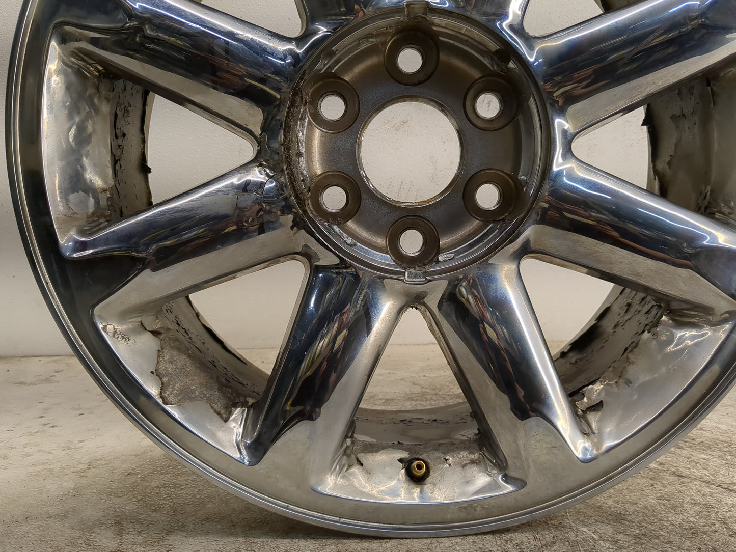 2007-2014 Gmc Yukon Oem Wheel Rim - Oemusedautoparts1.com