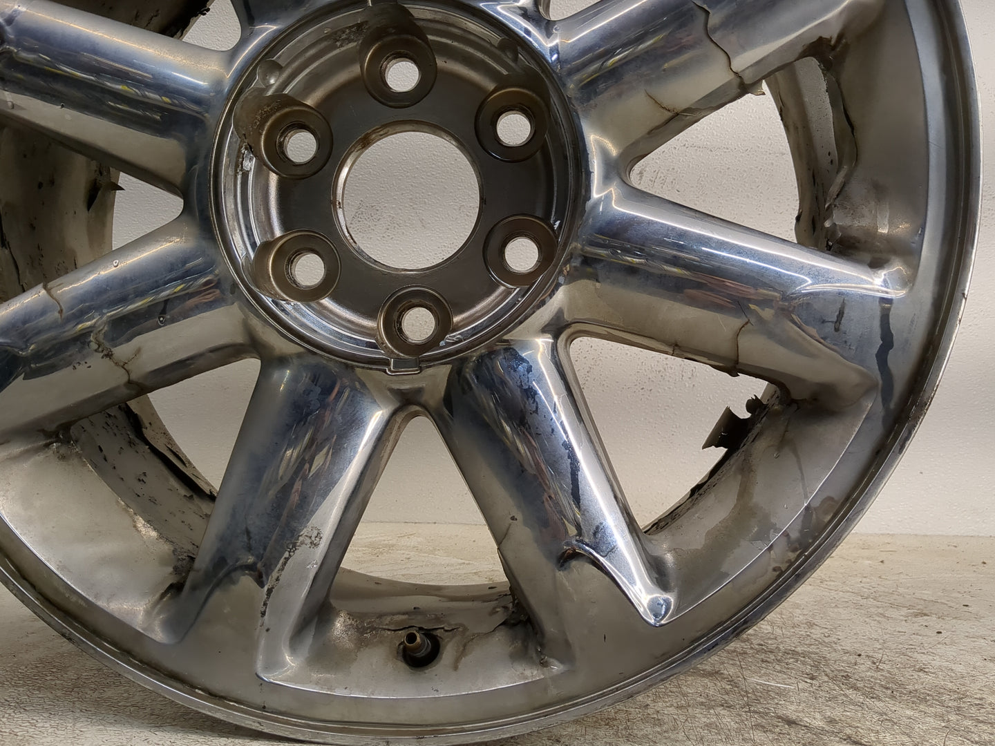 2007-2014 Gmc Yukon Oem Wheel Rim - Oemusedautoparts1.com