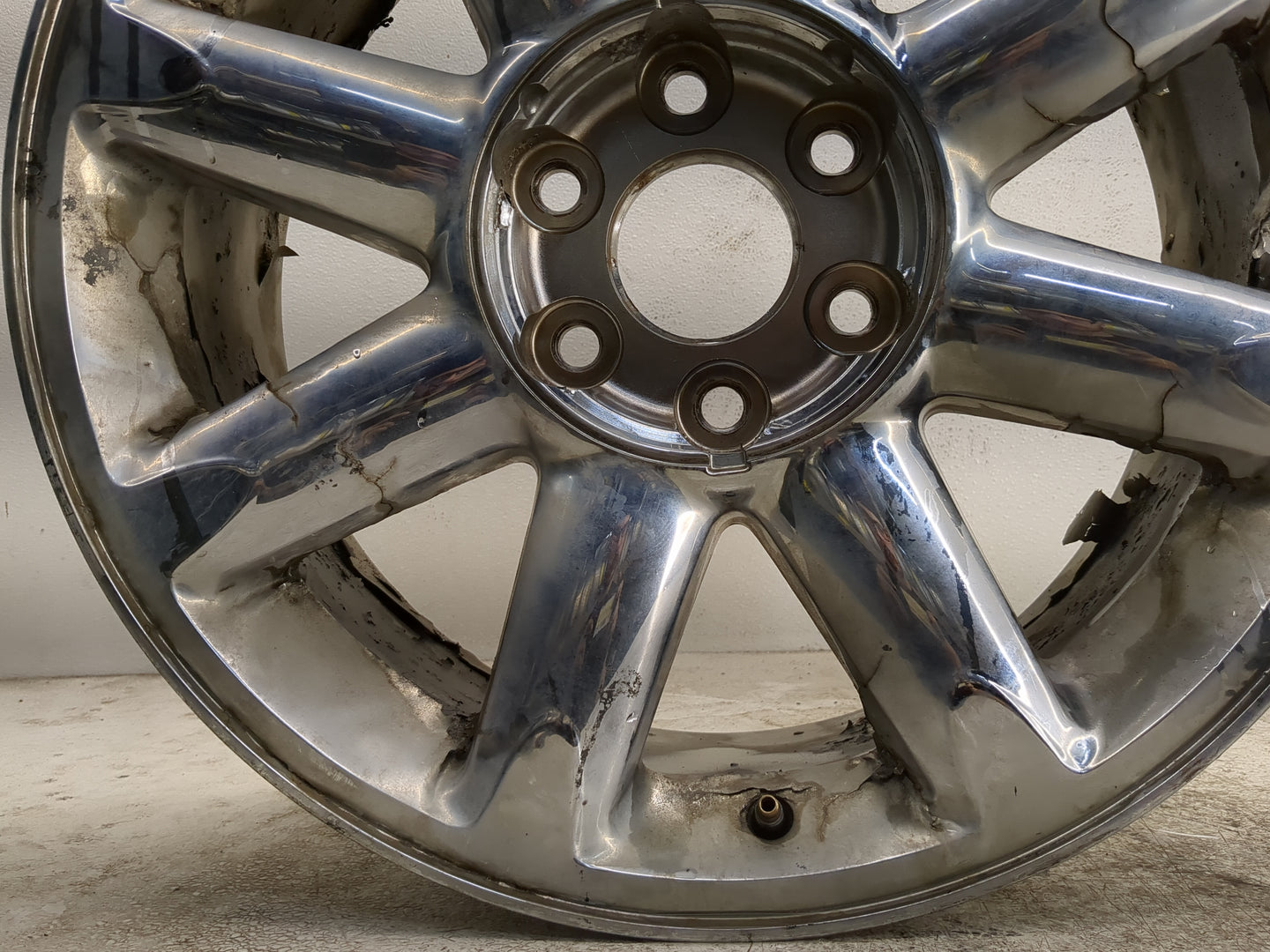 2007-2014 Gmc Yukon Oem Wheel Rim - Oemusedautoparts1.com