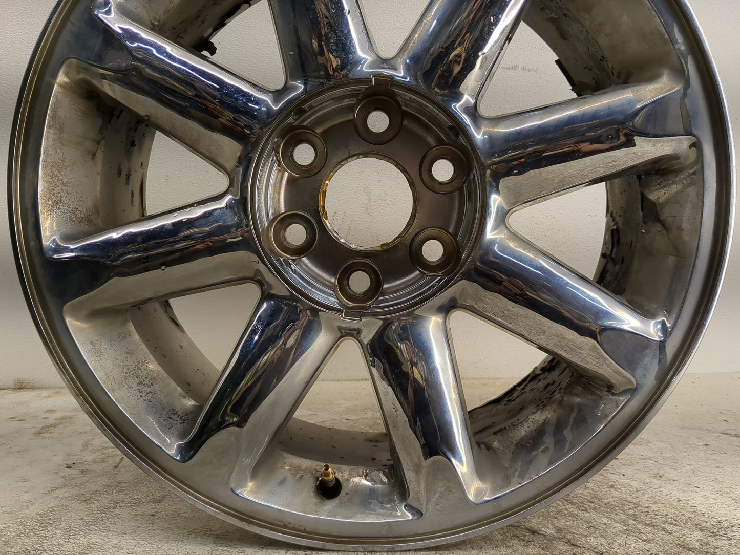 2007-2014 Gmc Yukon Oem Wheel Rim - Oemusedautoparts1.com