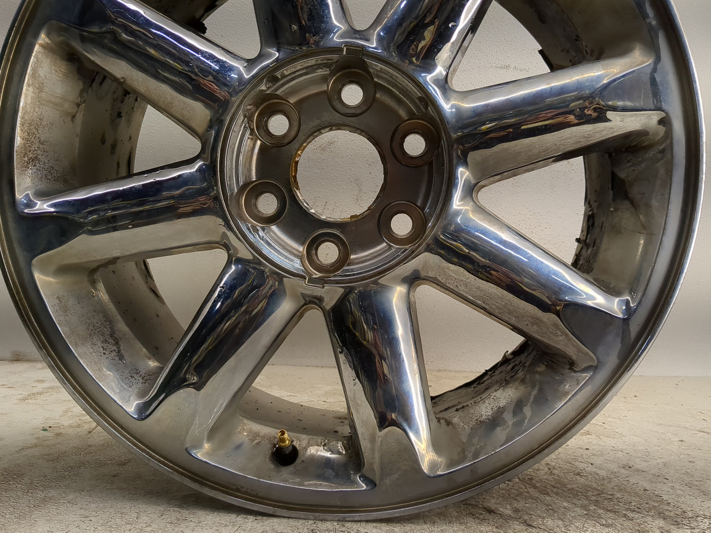 2007-2014 Gmc Yukon Oem Wheel Rim - Oemusedautoparts1.com