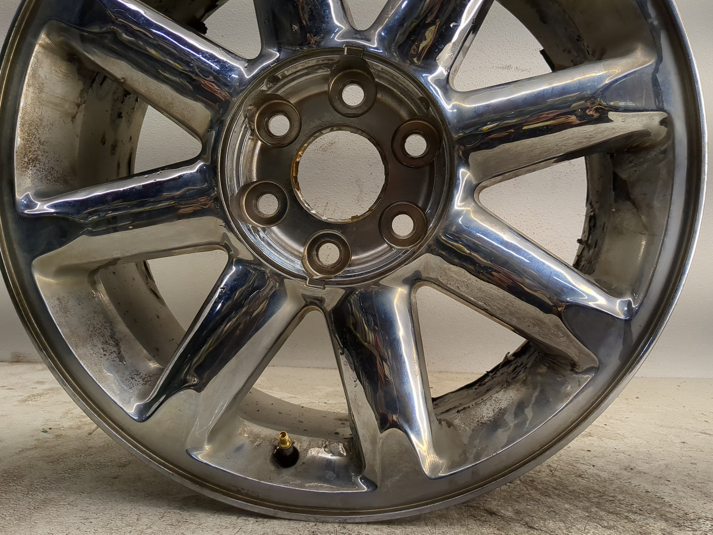 2007-2014 Gmc Yukon Oem Wheel Rim - Oemusedautoparts1.com