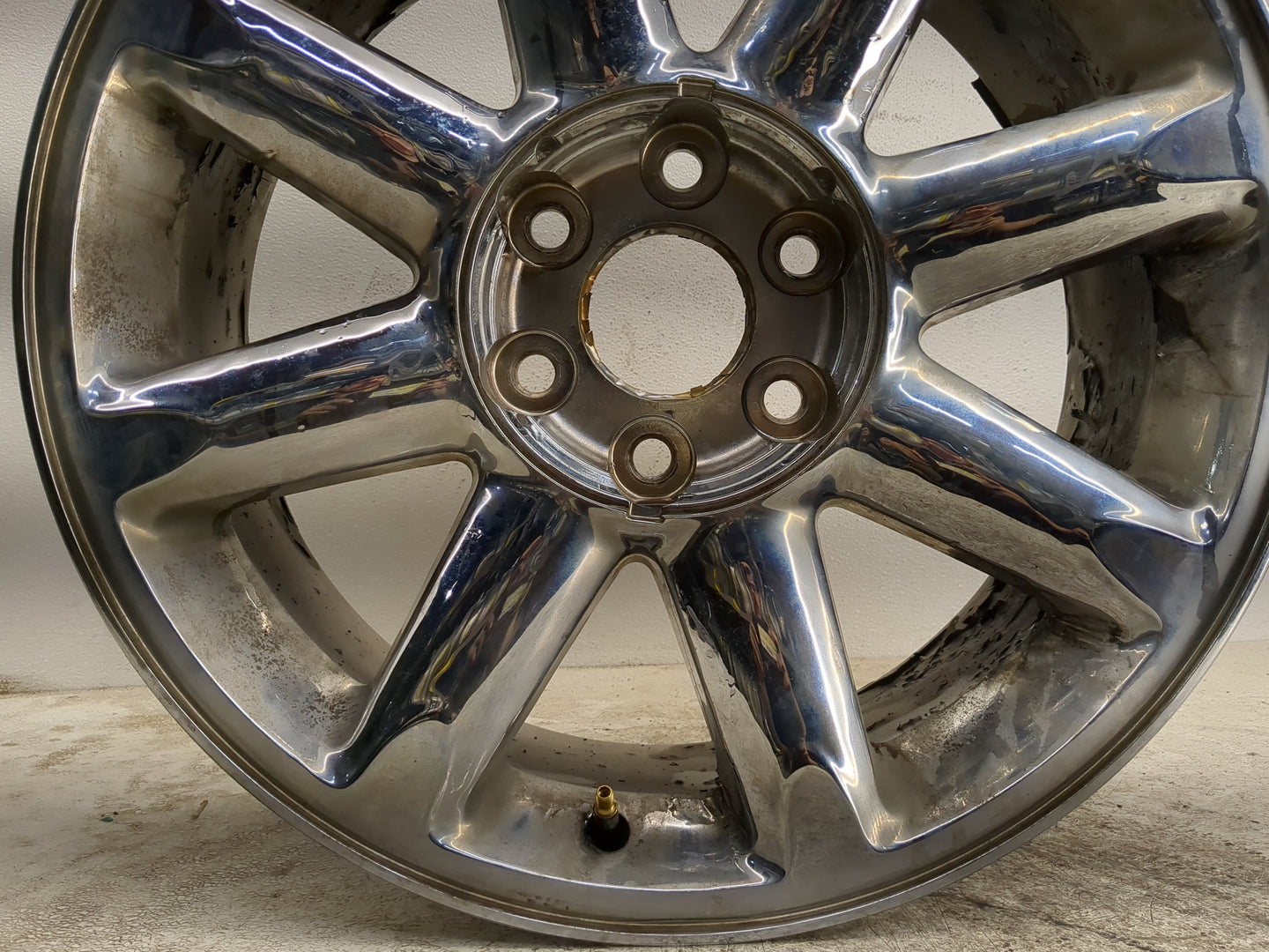 2007-2014 Gmc Yukon Oem Wheel Rim - Oemusedautoparts1.com