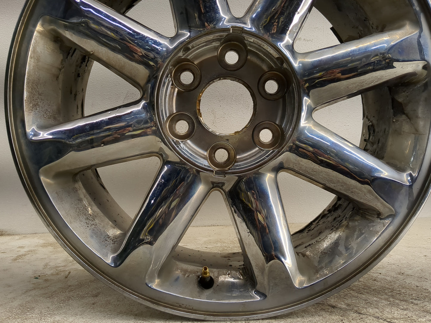 2007-2014 Gmc Yukon Oem Wheel Rim - Oemusedautoparts1.com