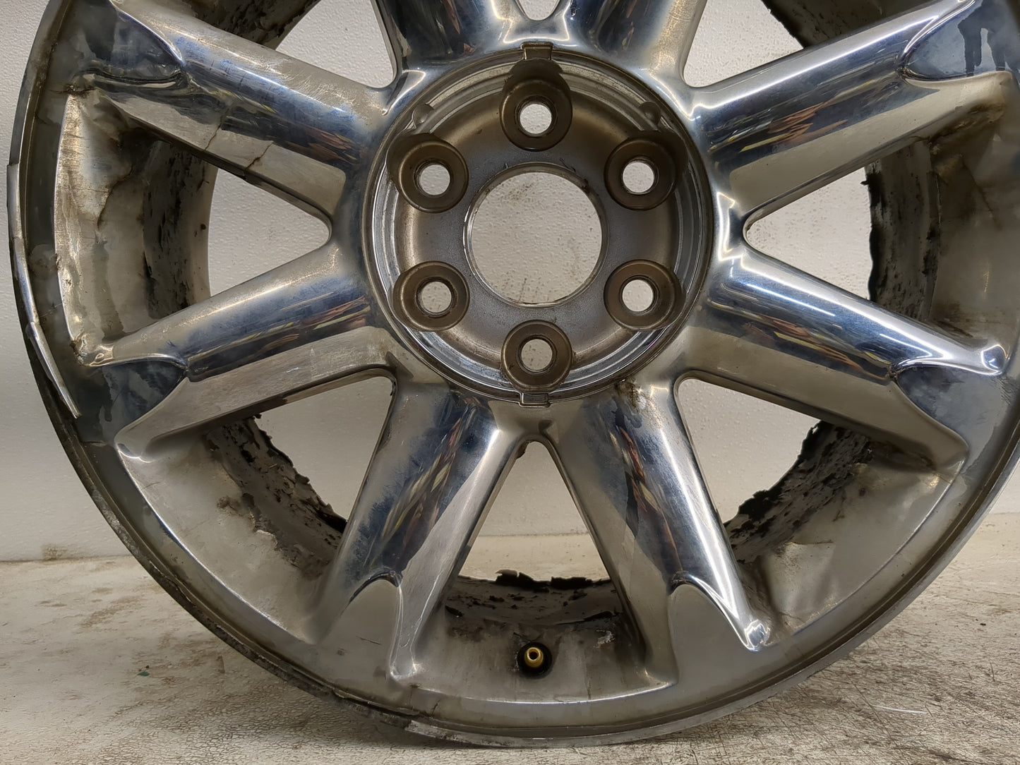 2007-2014 Gmc Yukon Oem Wheel Rim - Oemusedautoparts1.com