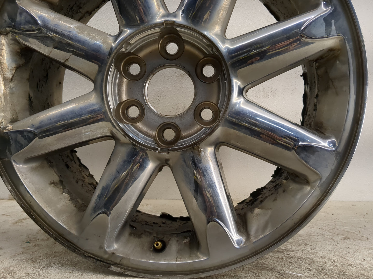 2007-2014 Gmc Yukon Oem Wheel Rim - Oemusedautoparts1.com