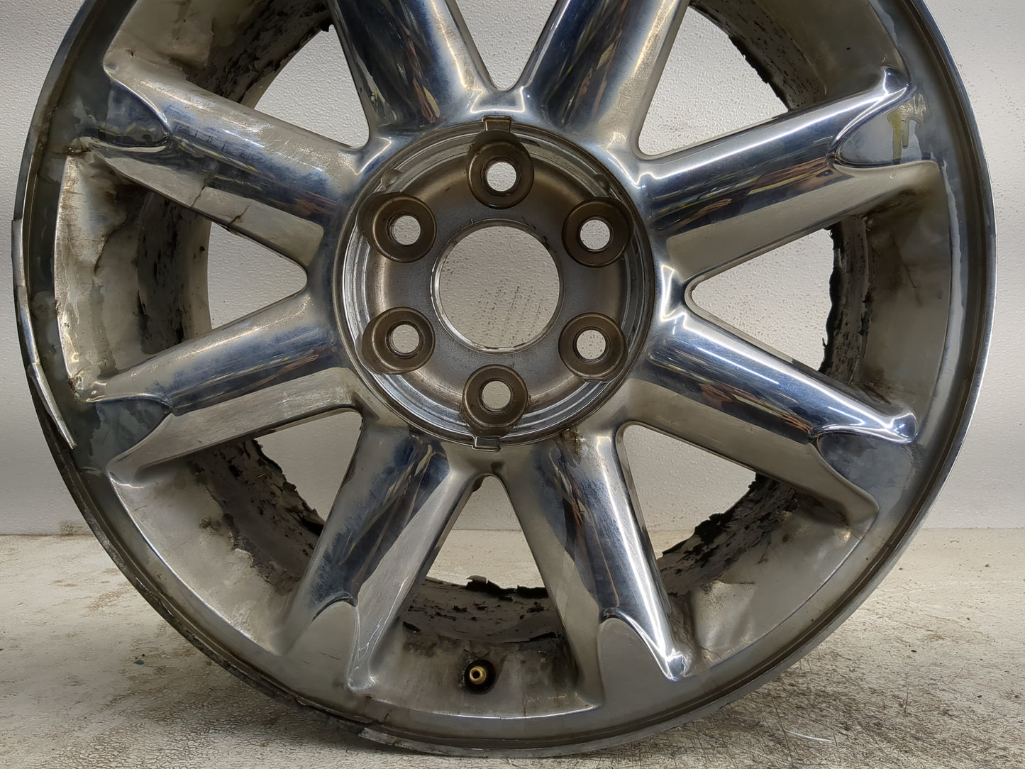 2007-2014 Gmc Yukon Oem Wheel Rim - Oemusedautoparts1.com