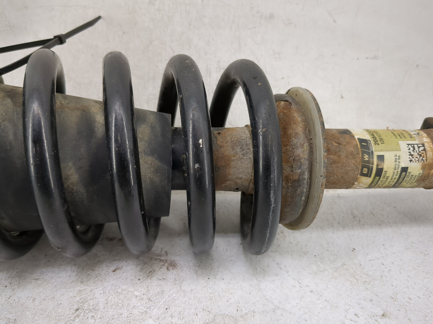 2007-2014 Gmc Yukon Drivers Front Strut Assembly Oem 1214143 - Oemusedautoparts1.com