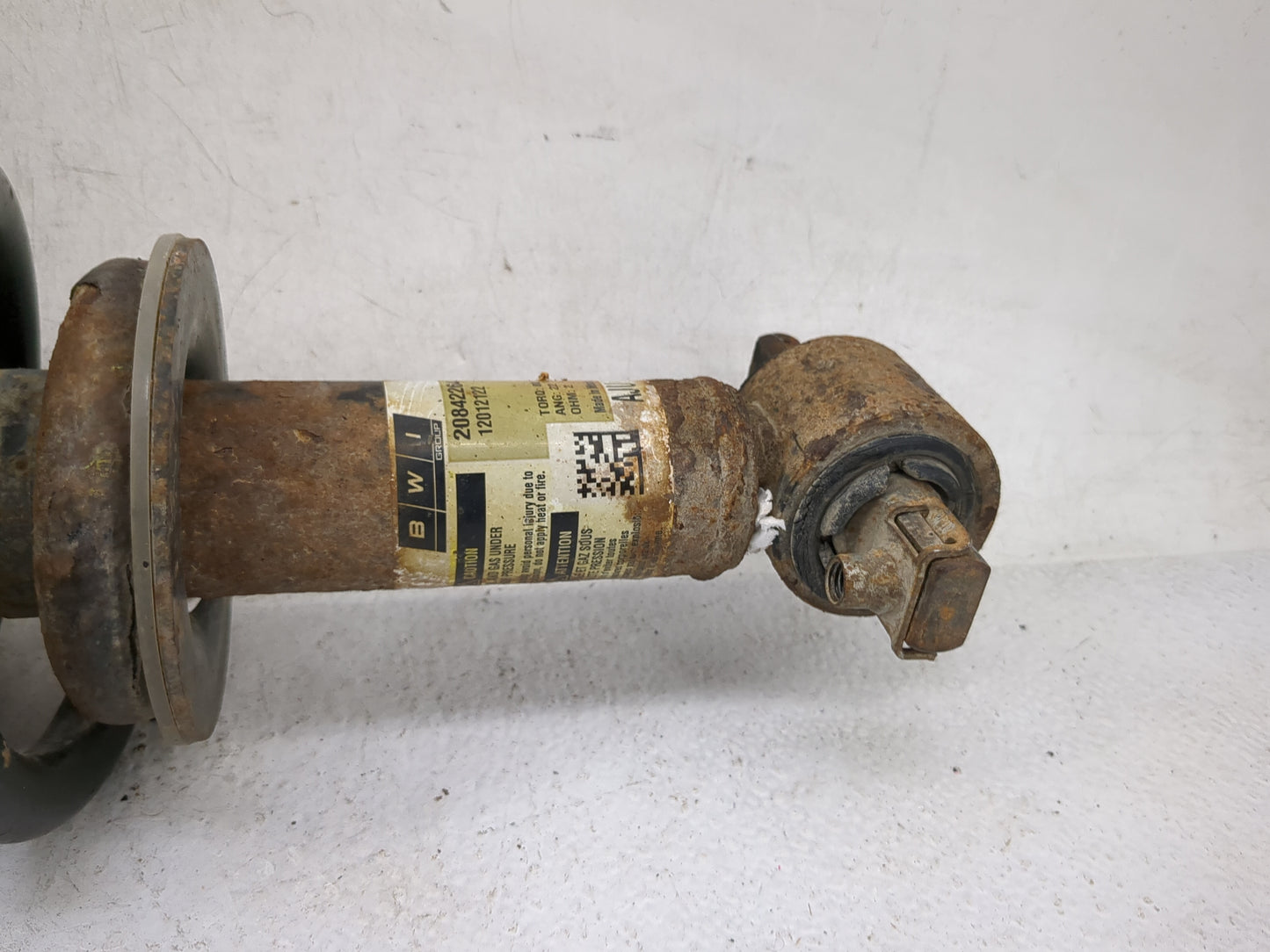 2007-2014 Gmc Yukon Drivers Front Strut Assembly Oem 1214143 - Oemusedautoparts1.com