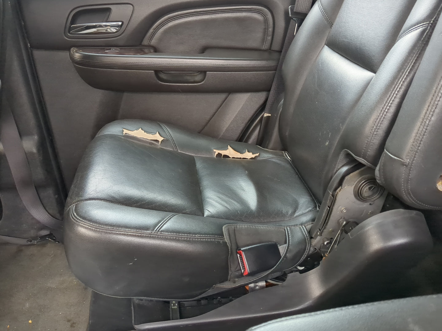 2012 Gmc Yukon Rear Seat Oem - Oemusedautoparts1.com