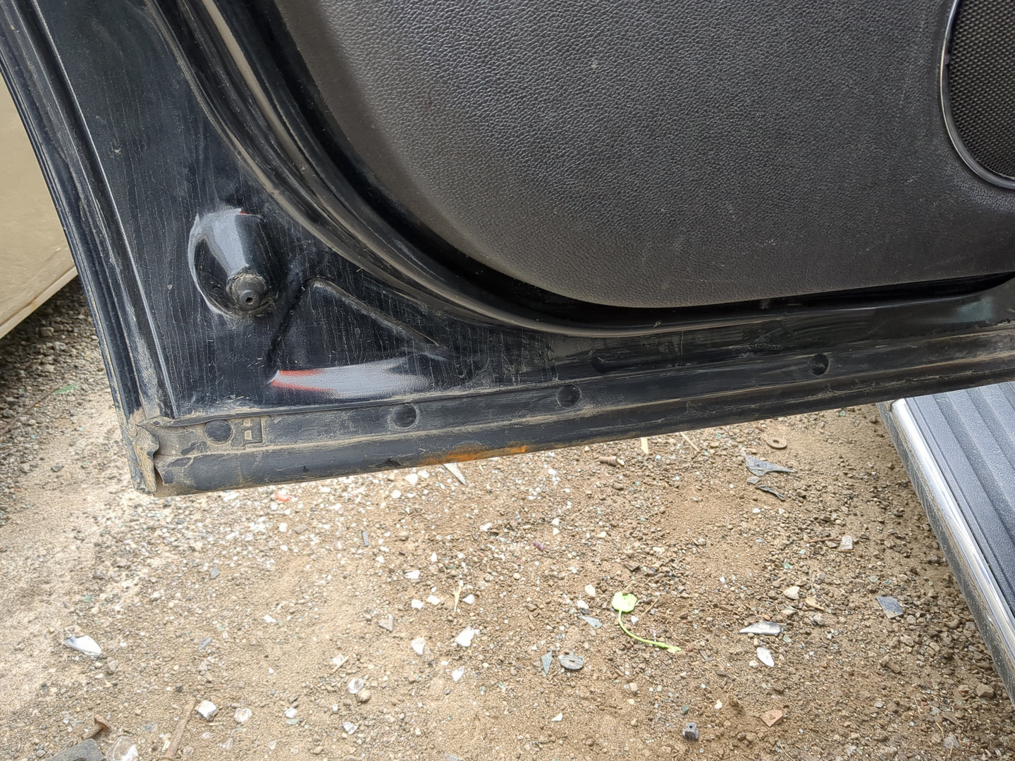 2007-2014 Gmc Yukon Driver Rear Door Oem 1214282 - Oemusedautoparts1.com