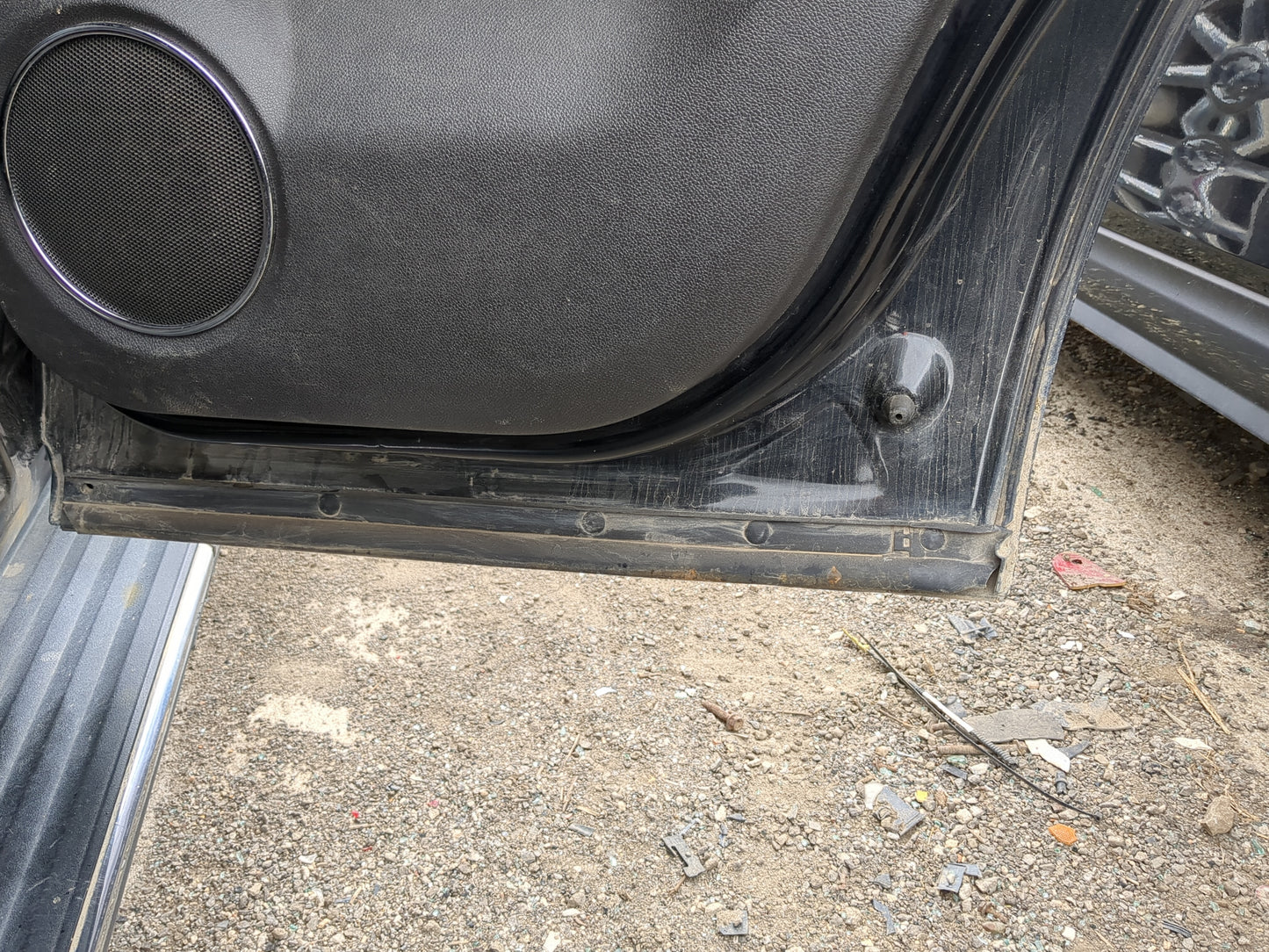 2007-2014 Gmc Yukon Passenger Rear Door Oem 1214284 - Oemusedautoparts1.com