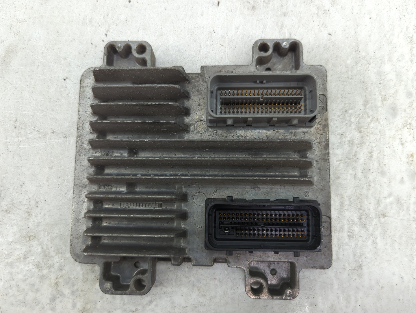 2010-2014 Gmc Yukon PCM Engine Control Computer ECU ECM PCU OEM P/N:12647990 12633238 Fits OEM Used Auto Parts - Oemusedauto