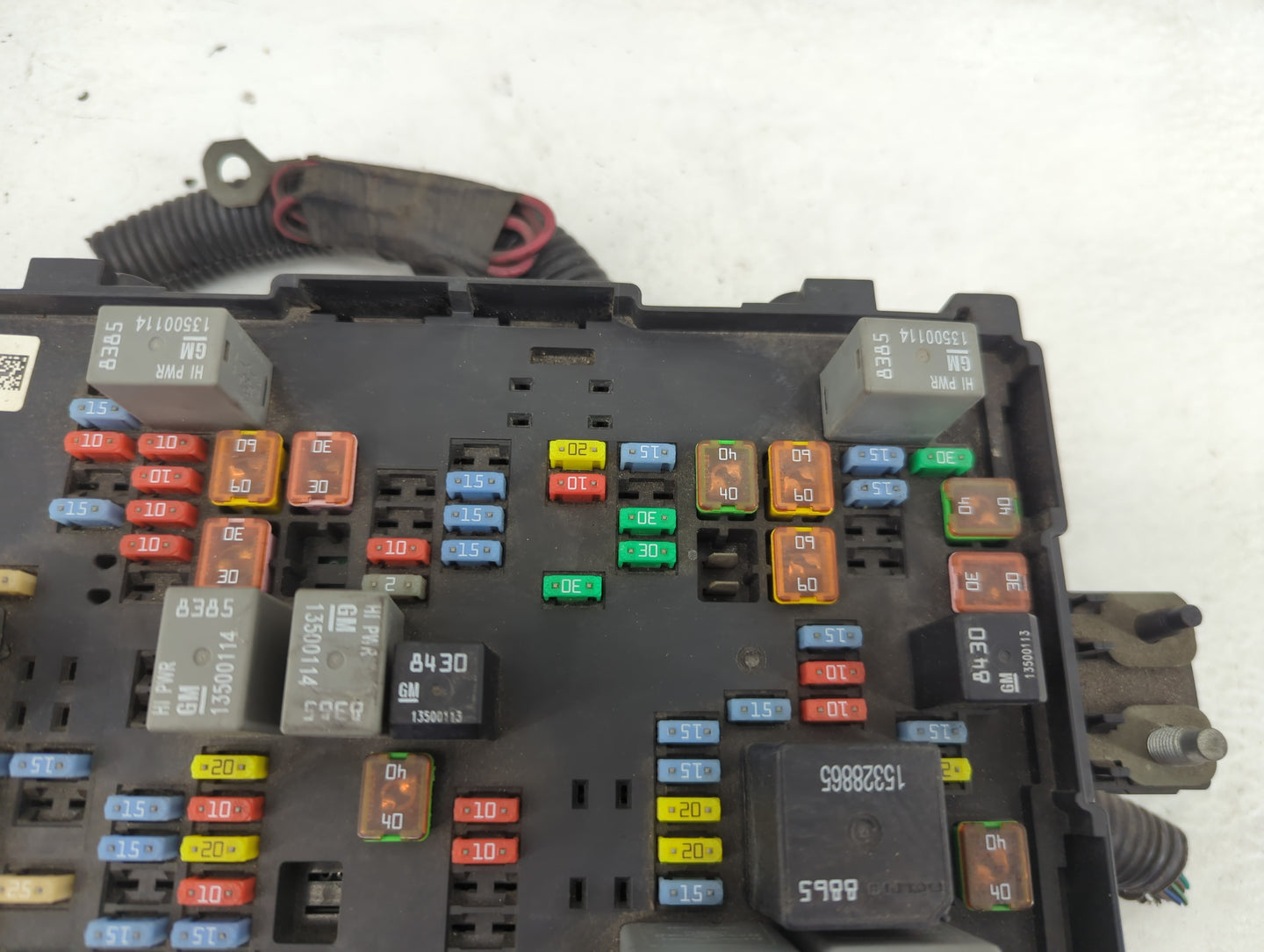 2010-2014 Gmc Yukon Fusebox Fuse Box Panel Relay Module P/N:22798217 Fits Fits 2010 2011 2012 2013 2014 OEM Used Auto Parts 