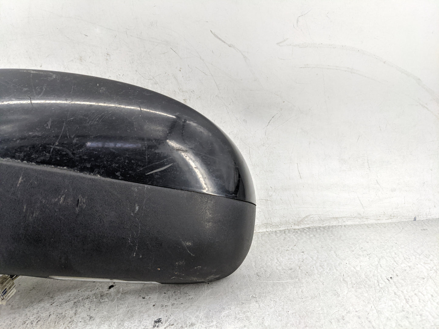 2009-2014 Gmc Yukon Driver Side View Mirror - Left Door Mirror OEM Used - Oemusedautoparts1.com