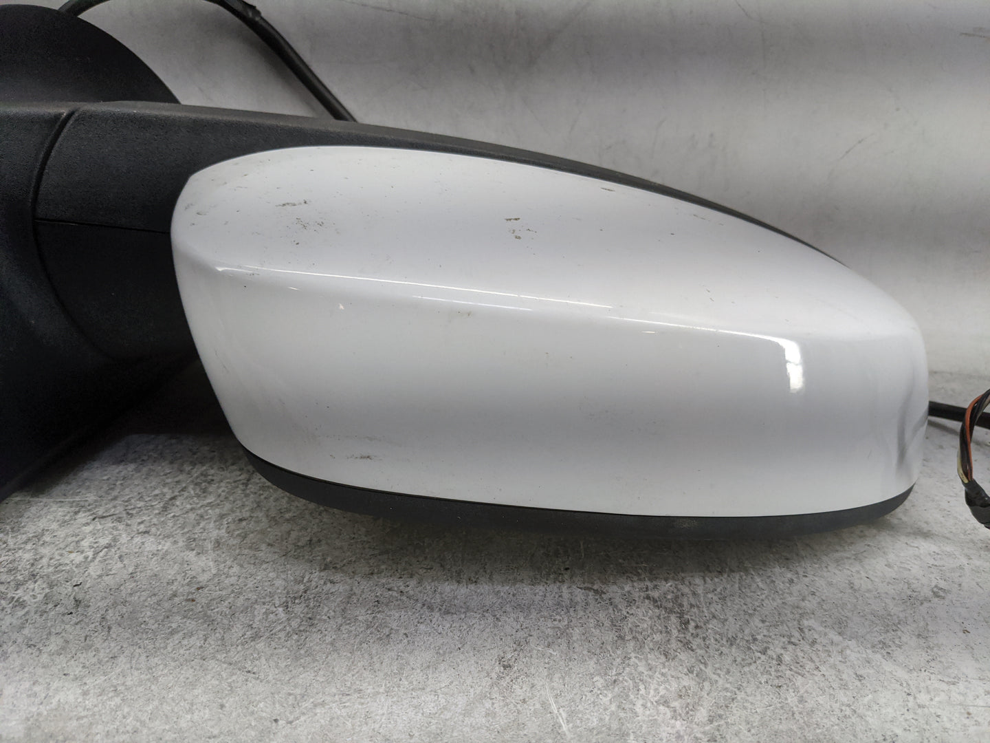 2007-2014 Gmc Yukon Passenger Side View Mirror - Right Door Mirror OEM Used - Oemusedautoparts1.com
