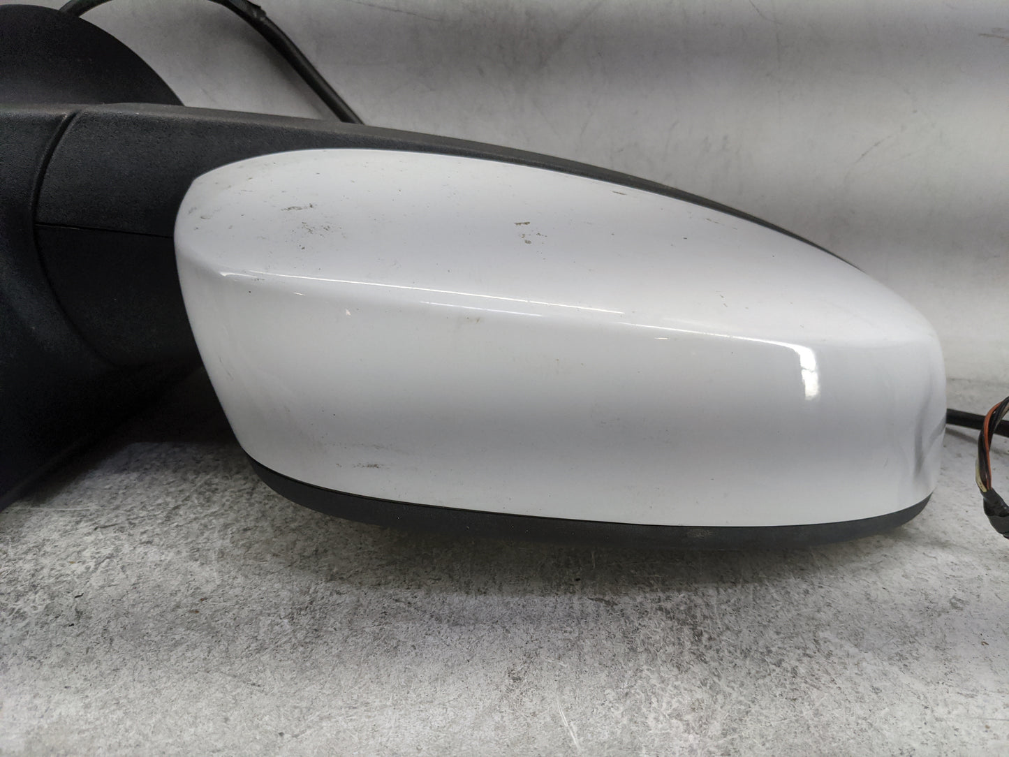2007-2014 Gmc Yukon Passenger Side View Mirror - Right Door Mirror OEM Used - Oemusedautoparts1.com