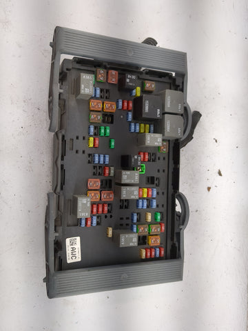 2010-2014 Gmc Yukon Fusebox Fuse Box Panel Relay Module P/N:22798217 13500114, 13500113 Fits Fits 2010 2011 2012 2013 2014 O