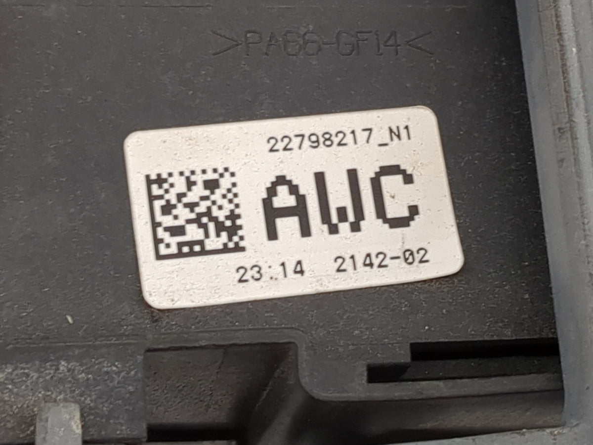 2010-2014 Gmc Yukon Fusebox Fuse Box Panel Relay Module P/N:22798217 13500114, 13500113 Fits Fits 2010 2011 2012 2013 2014 O
