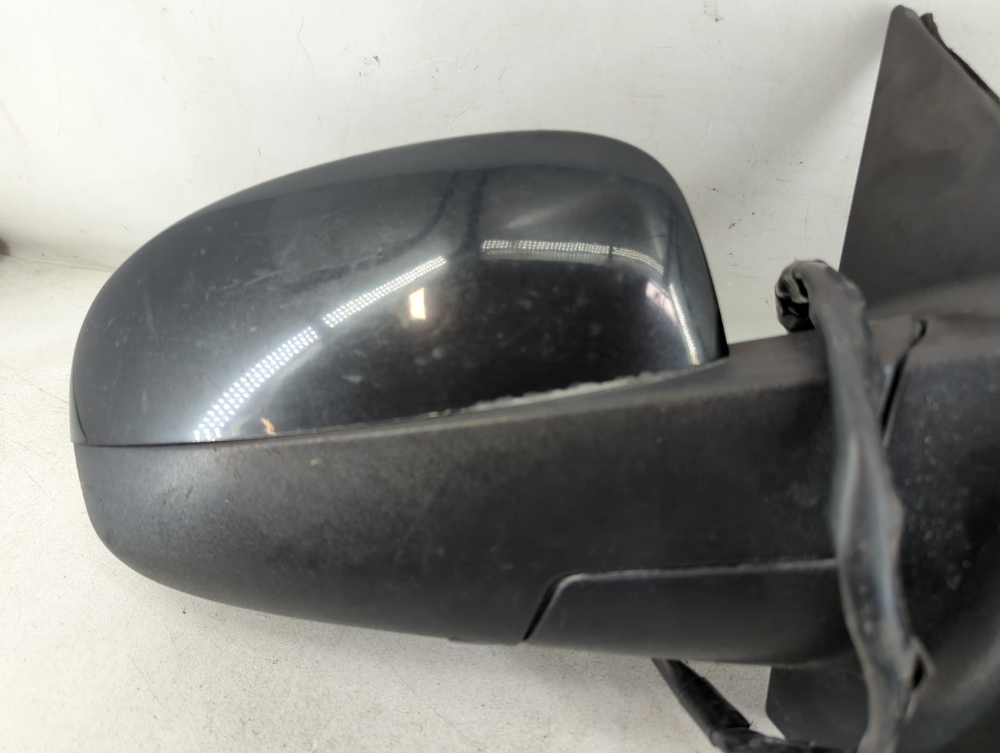 2009-2014 Gmc Yukon Xl Passenger Side View Mirror - Right Door Mirror OEM Used - Oemusedautoparts1.com