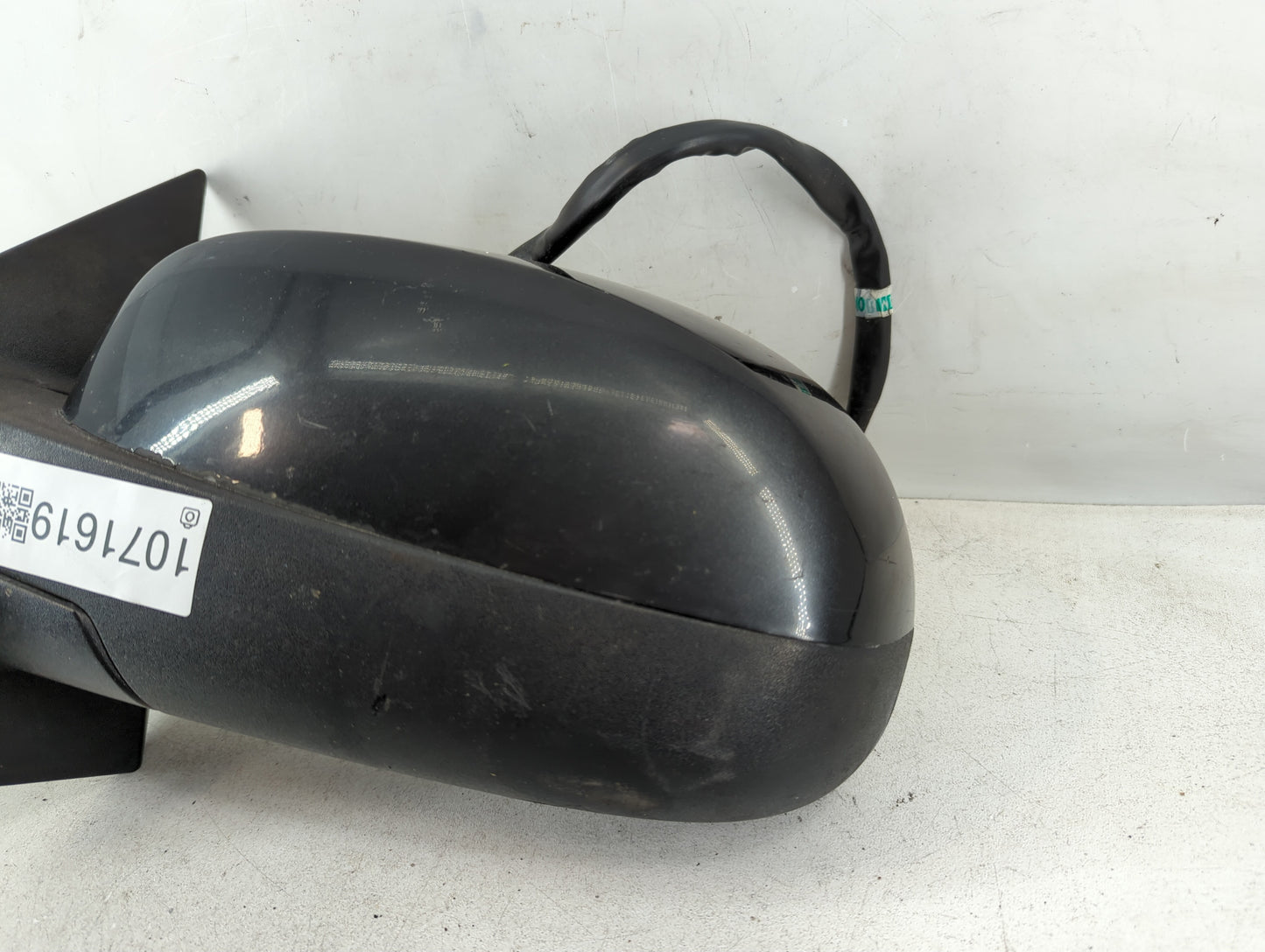 2009-2014 Gmc Yukon Xl 1500 Driver Side View Mirror - Left Door Mirror OEM Used - Oemusedautoparts1.com